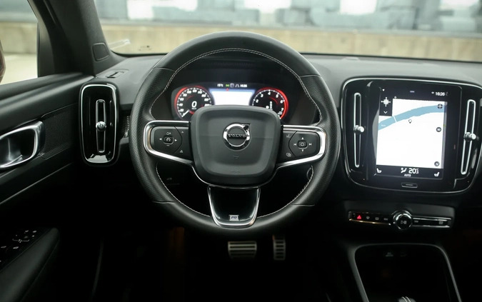 Volvo XC 40 cena 111900 przebieg: 124636, rok produkcji 2019 z Halinów małe 781